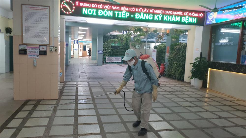 500 chiếc khẩu trang dành tặng cho Bệnh viện Mắt Trung ương - Khi khẩu trang là một món quà nhân ái.